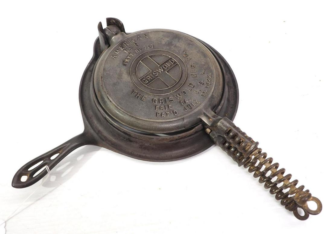 Griswold No.8 cast iron waffle iron (1 of 4)