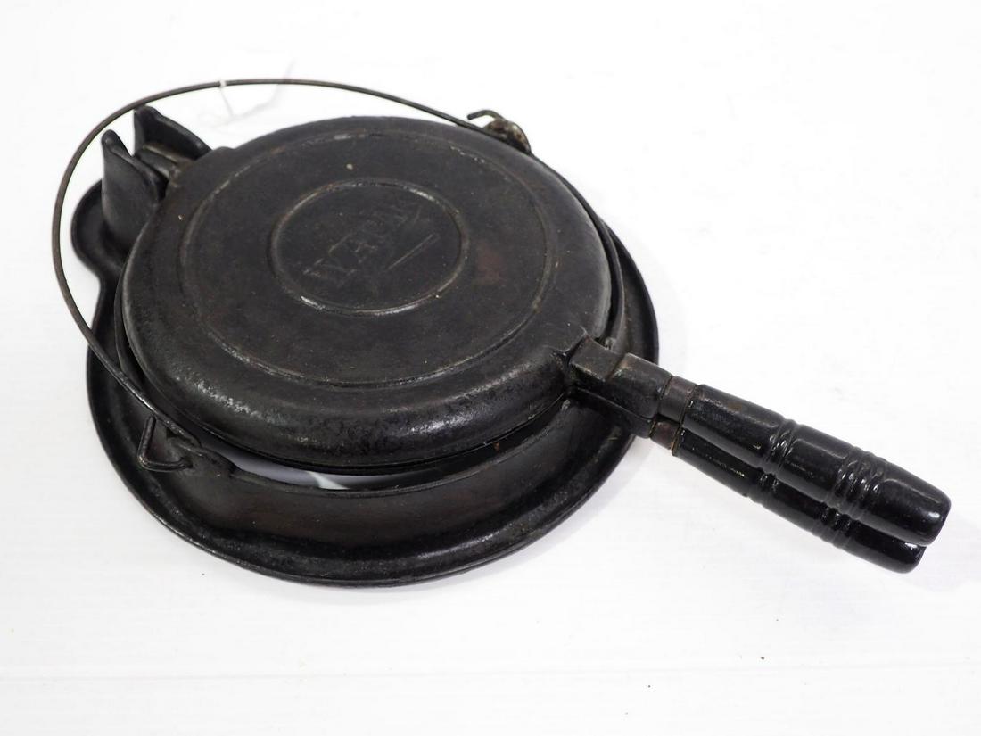 Wapak cast iron waffle iron Mar 09, 2023 Chupp Auctions & Real
