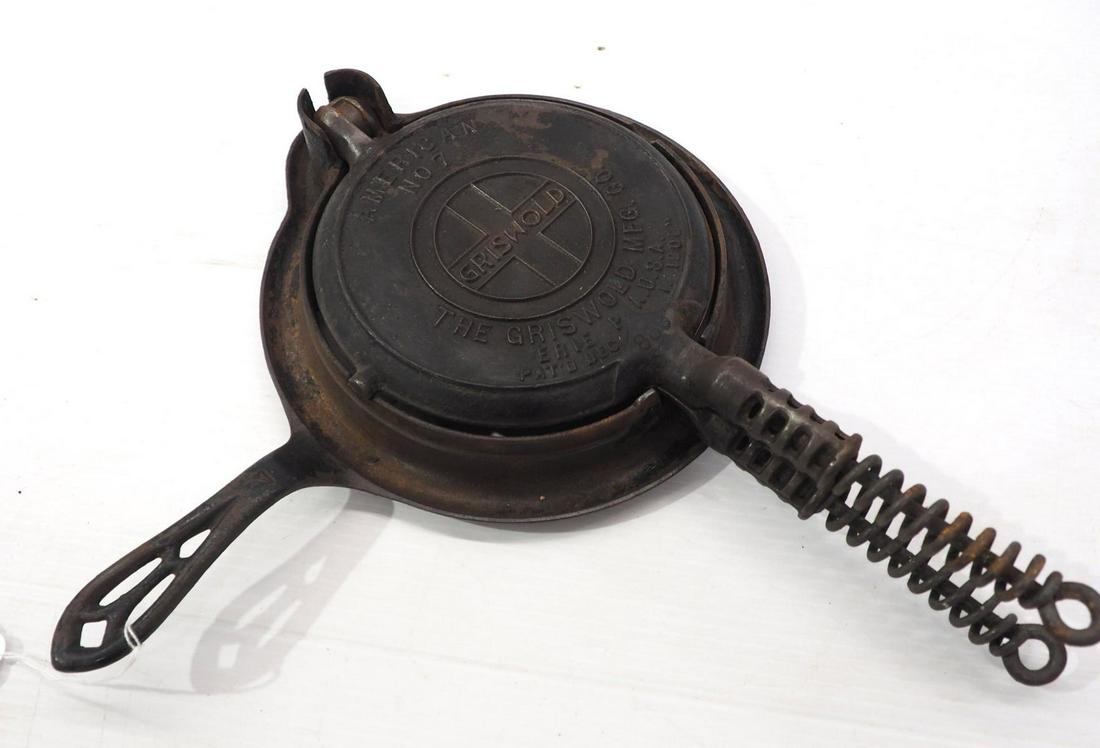 Griswold No.7 cast iron waffle iron: Griswold No.7 cast iron waffle iron with large block slant logo