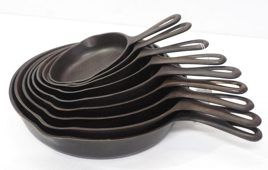 Set of 9 Wagner cast iron skillets (1 of 4)