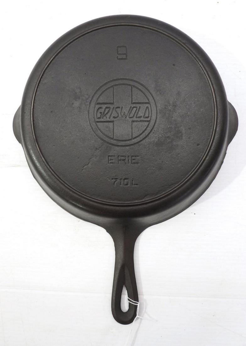 Griswold No.9  skillet (1 of 4)