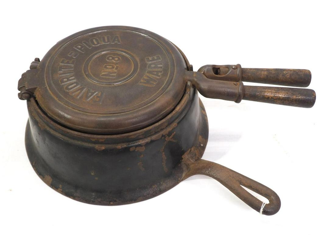 Favorite-Piqua No.8 waffle iron (1 of 4)