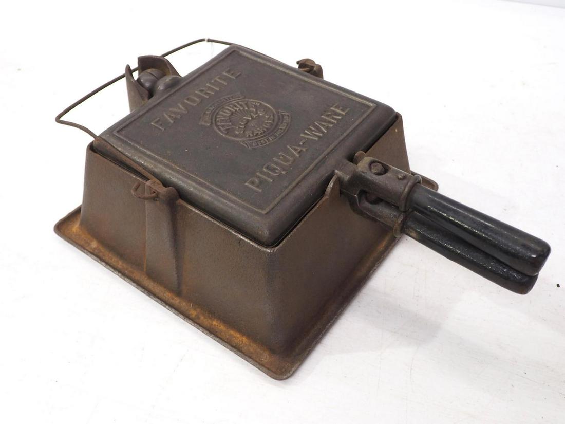 Favorite Piqua-Ware square waffle iron (1 of 4)