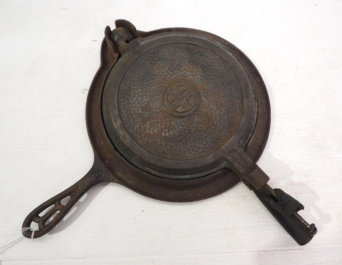 Griswold cast iron No.8 Waffle Iron (1 of 3)