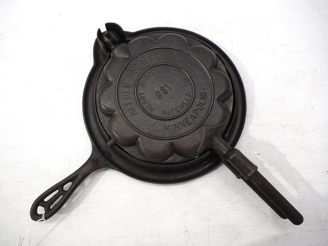 Alfred Andresen & Co. No.8  waffle iron (1 of 3)