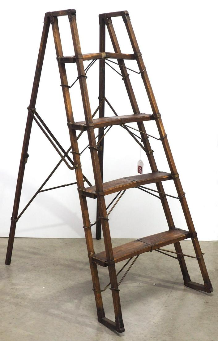 Foldable wooden stepladder (1 of 4)