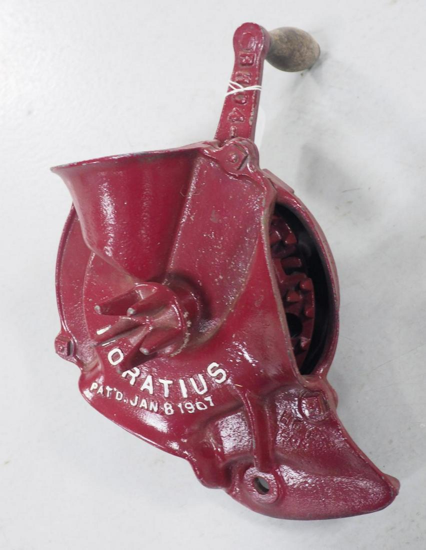 Horatius hand-crank corn sheller (1 of 3)