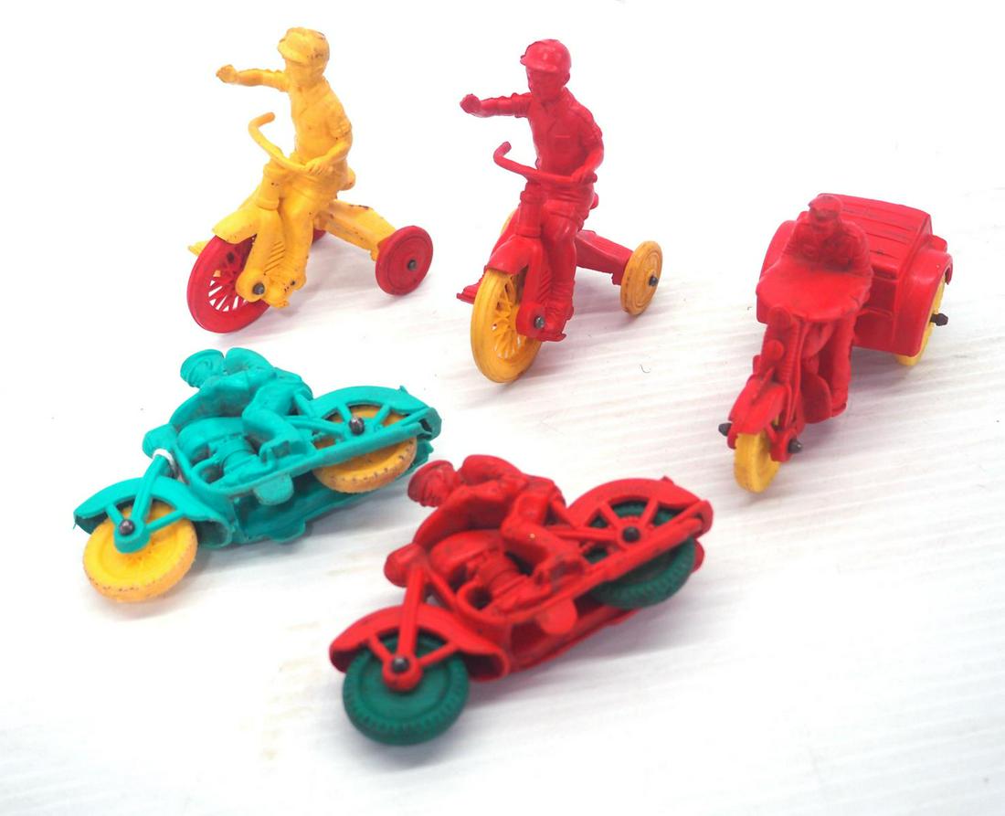 (5) Auburn Rubber Toys (1 of 3)