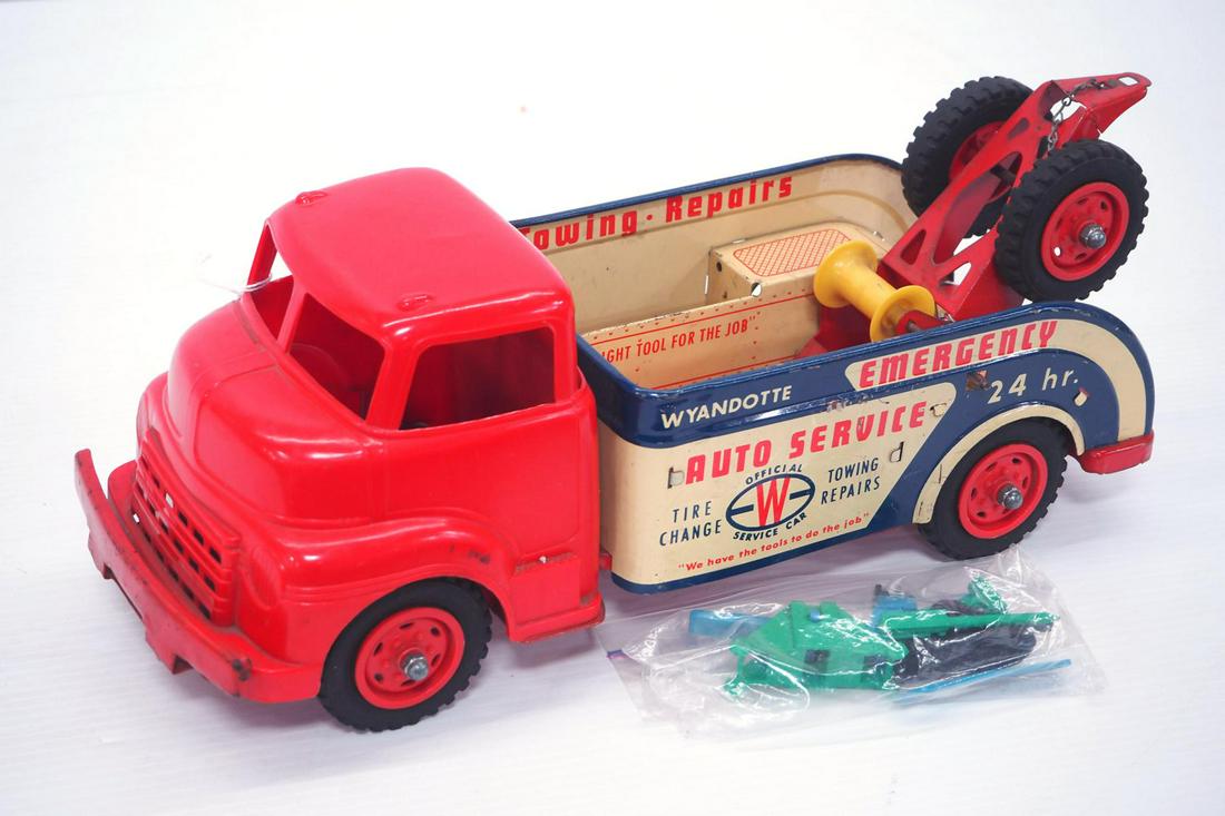 Wyandotte Auto Service Wrecker (1 of 5)