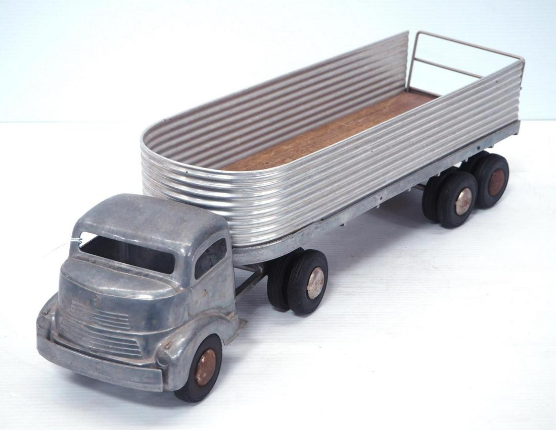 Smith Miller Grain Hauler (1 of 2)