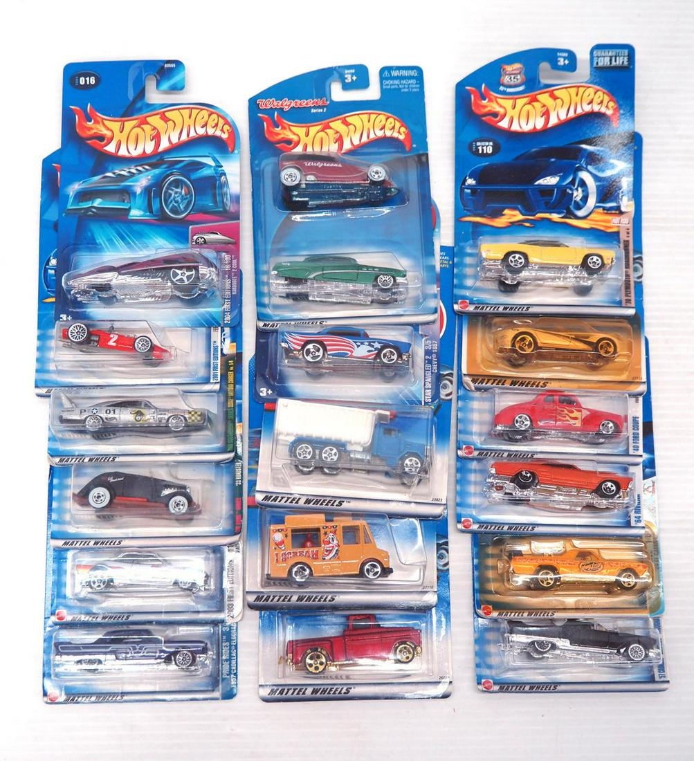 (18) Hot Wheels: (18) Hot Wheels in blister packs