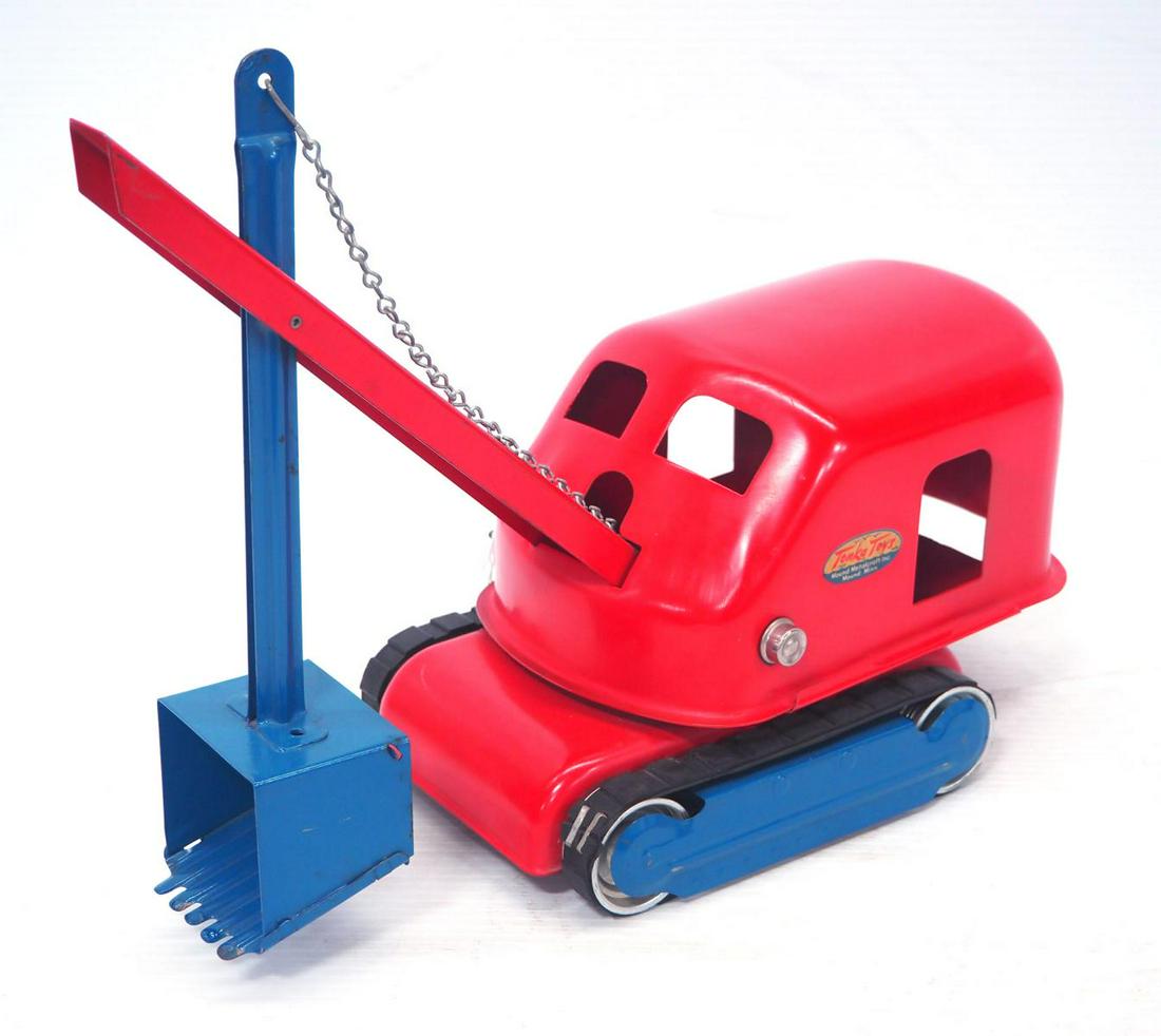 Tonka pressed Steel Crane: Tonka pressed steel crane with sand shovel, body is 10"L