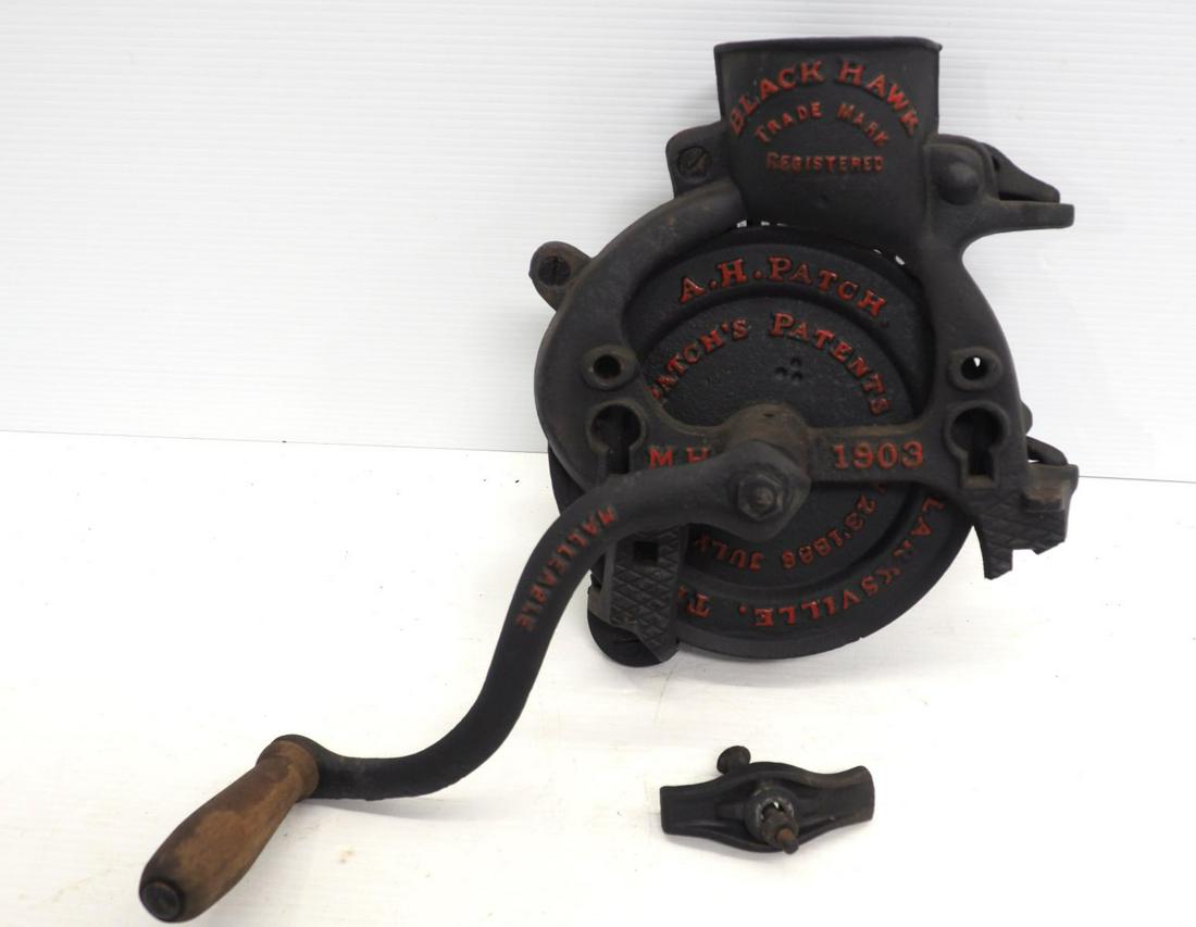 Black Hawk box-type corn sheller (1 of 2)