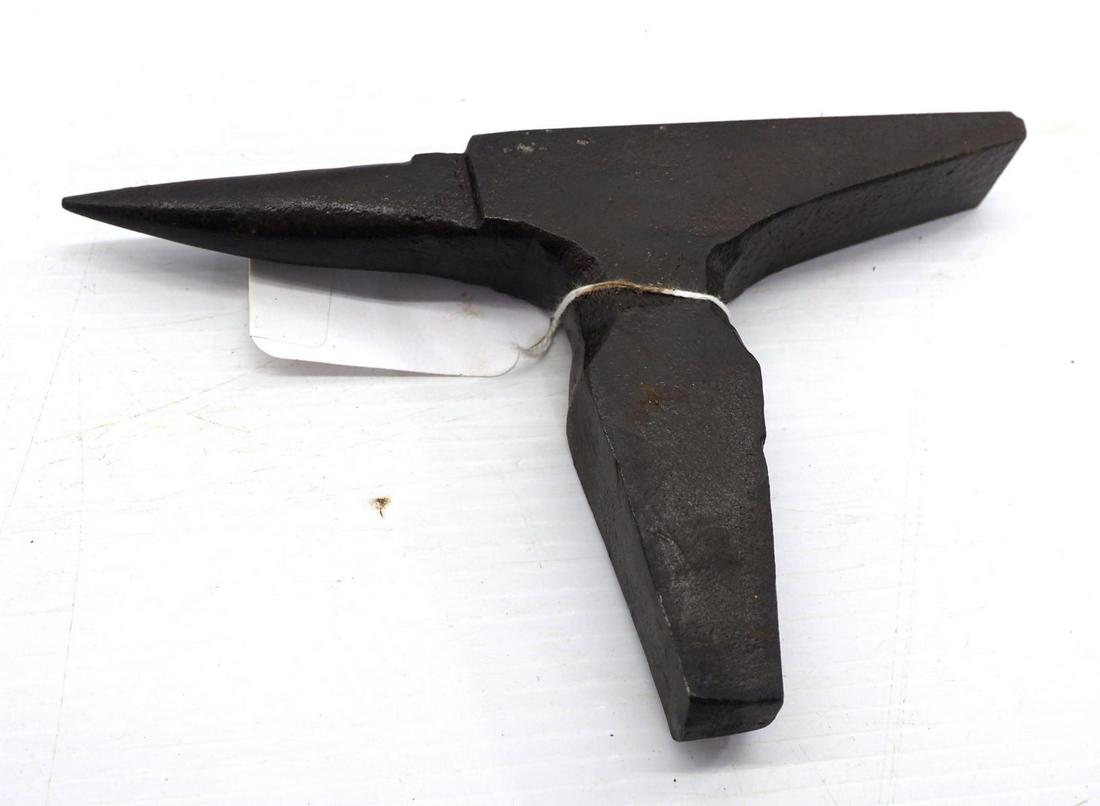 Cast iron anvil hardy (1 of 2)