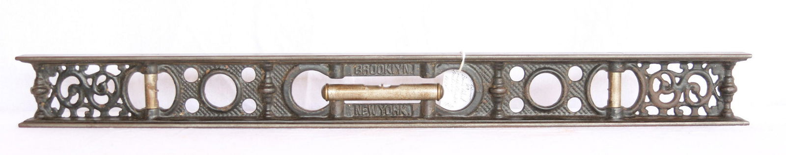 M.W. Robinson #9 cast iron Plumb & Level (1 of 4)