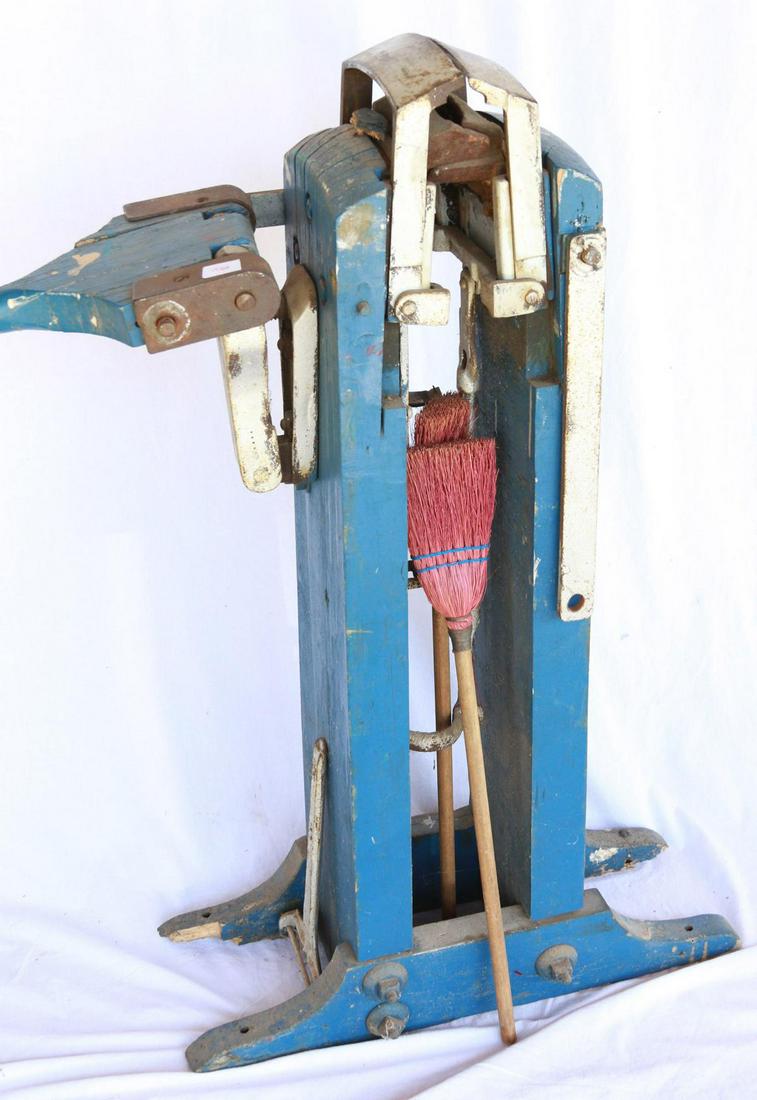 Country Store 1878 Broom Makers Vise (1 of 3)