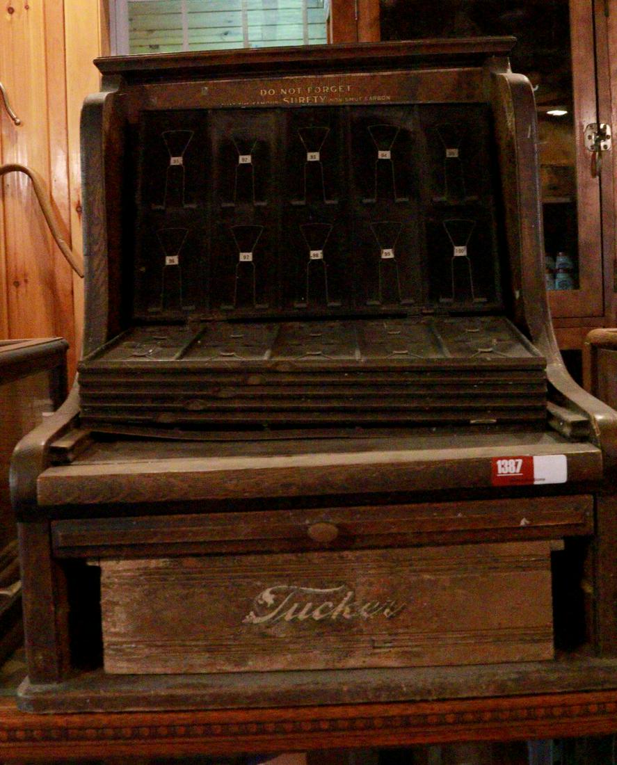 Country Store Tucker Cash Register (1 of 2)