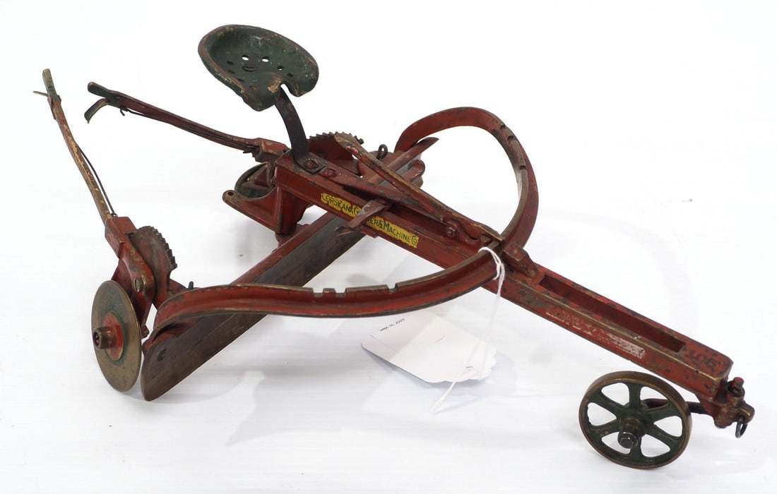 Salesman sample horse-drawn grader (1 of 5)