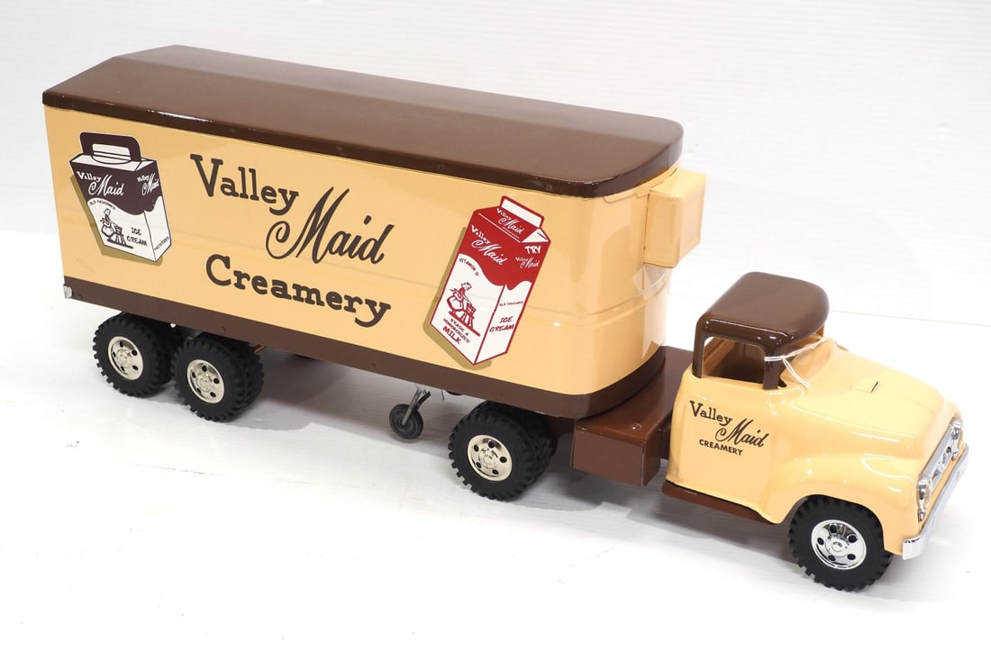 Tonka Toys Valley Maid Creamery truck (1 of 3)