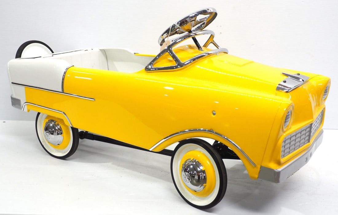 Murray yellow and white pedal car: Murray yellow and white pedal car -Restored ***BUYER TO ARRANGE SHIPPING