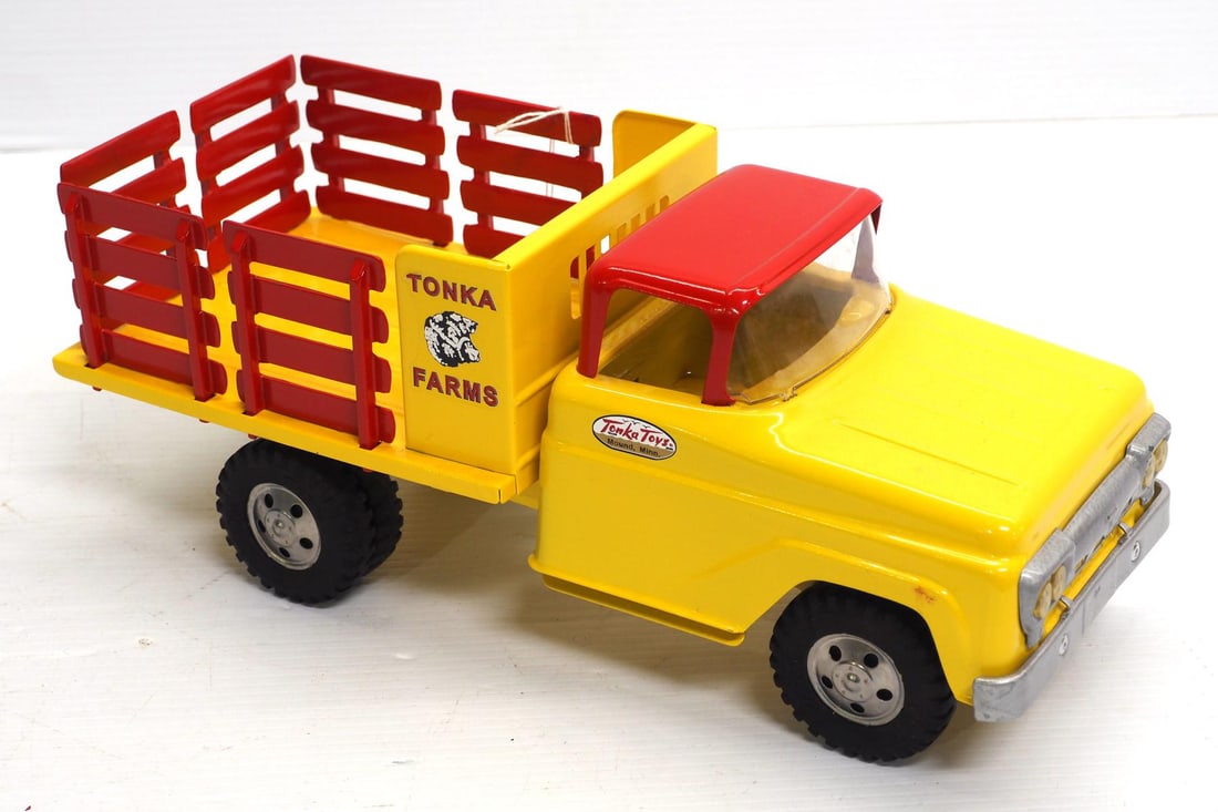 Tonka Farms Stake Bed Truck (1 of 3)