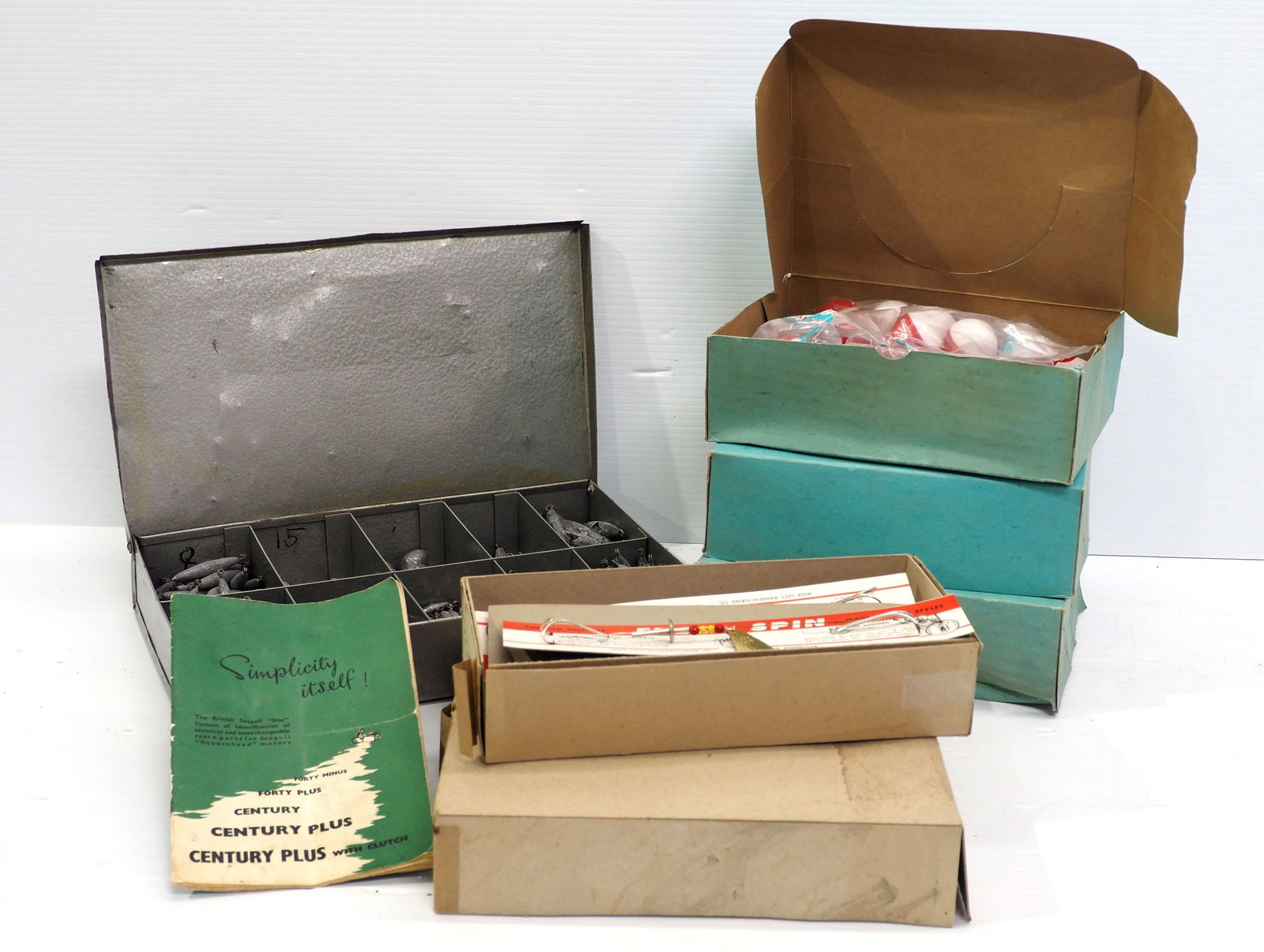 NOS fishing lures and bobbers (1 of 4)