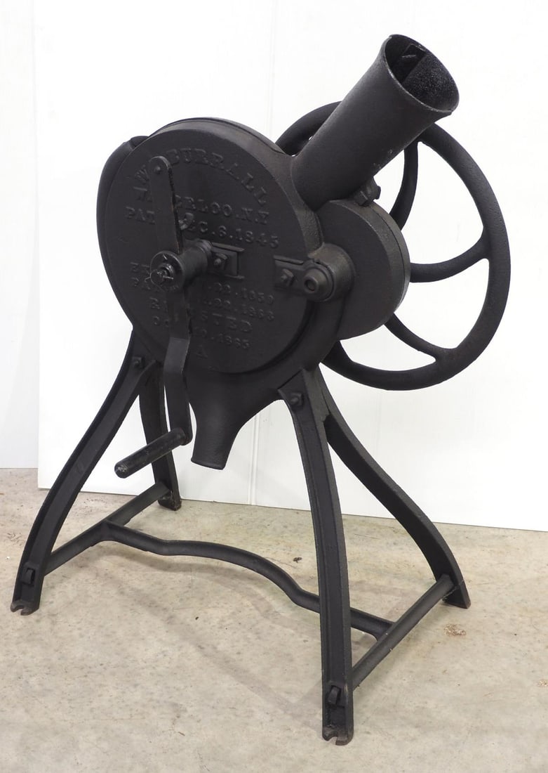 Floor model cast iron hand-crank corn sheller (1 of 4)