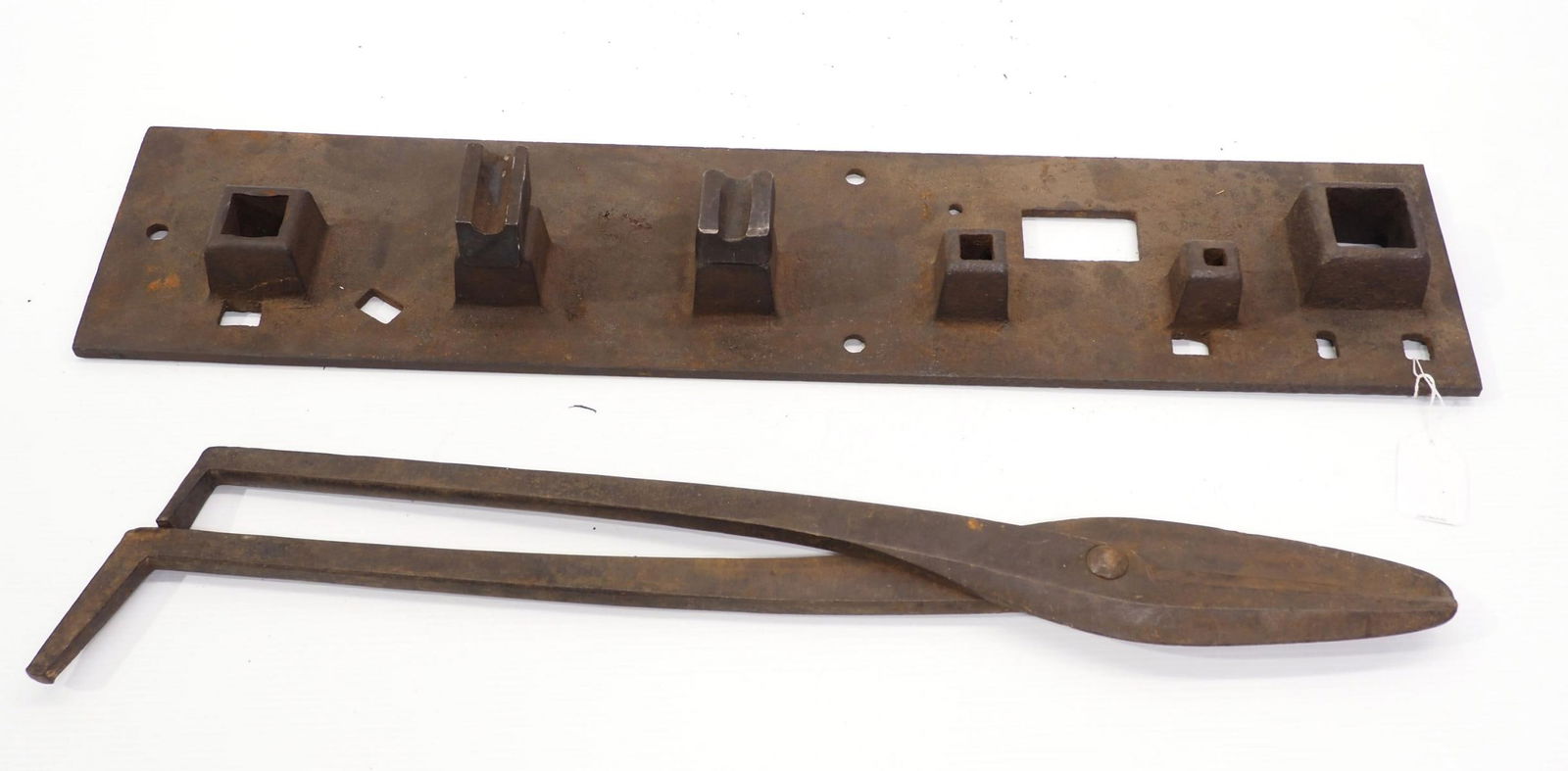 Cast iron tool plate/(2) hardies/cast iron shears (1 of 2)