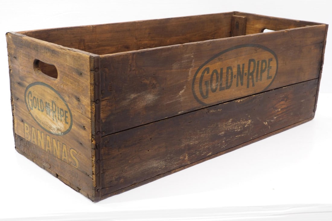 Wooden Gold-N-Ripe Banana box: 30"x13"x11" wooden Gold-N-Ripe Banana box -Good ***BUYER TO ARRANGE SHIPPING