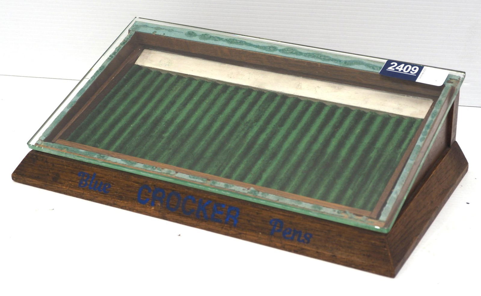 Crocker Pen slant front 1-drawer oak display case (1 of 3)