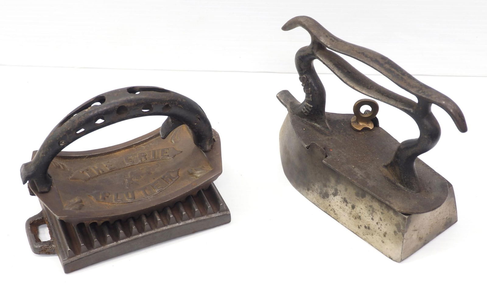 The Erie Fluter / Hale's sad iron with fancy handle (1 of 5)