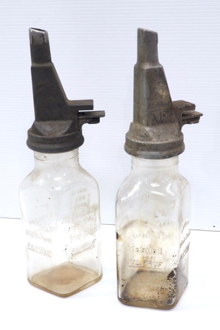 (2) Mobiloil Filpruf glass oil bottles (1 of 4)