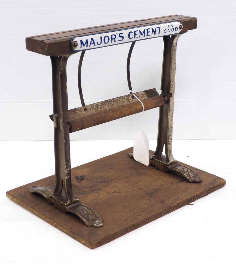 Countertop paper dispenser (1 of 2)