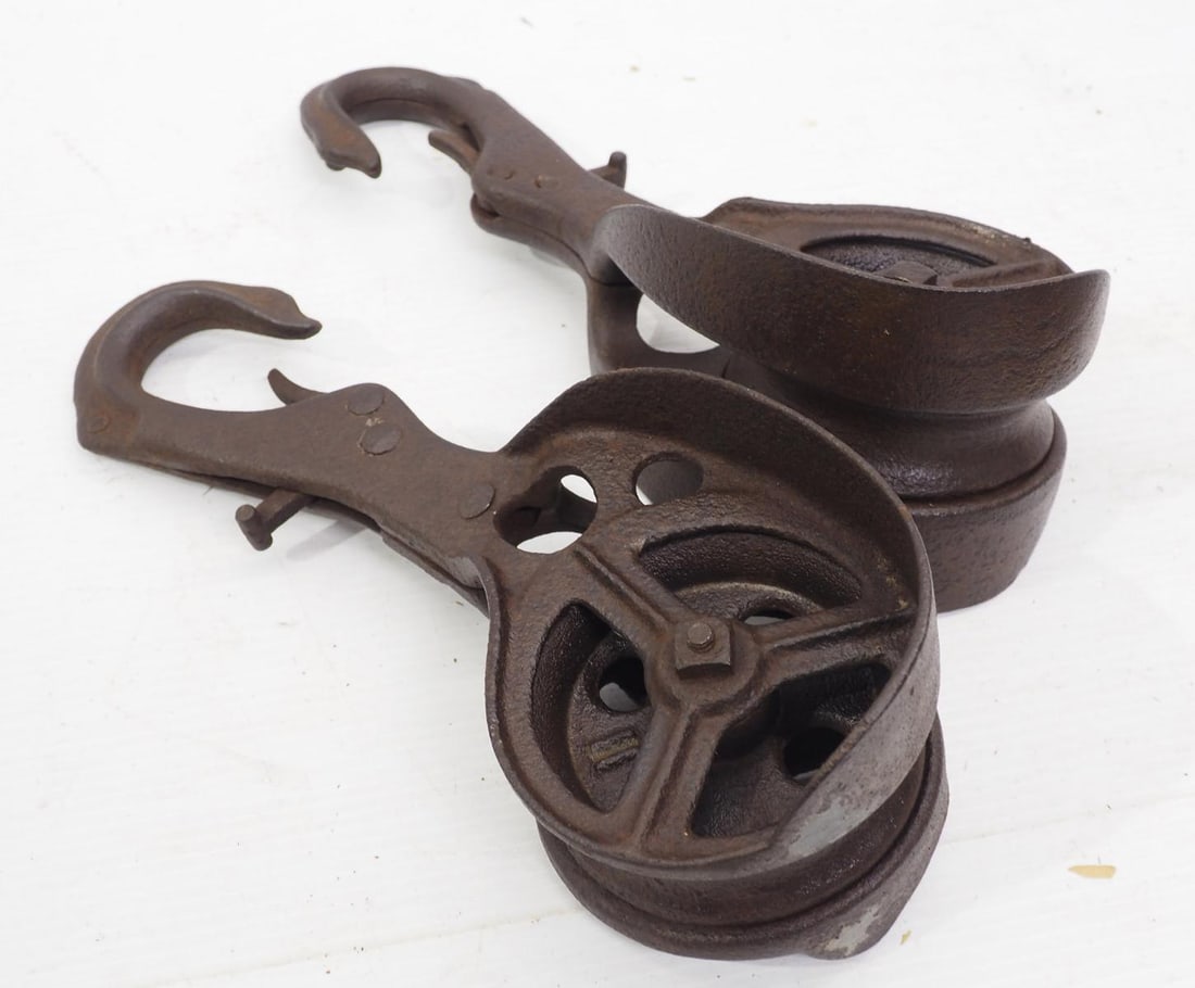 (2) Hay pulleys: (2) Hay pulleys