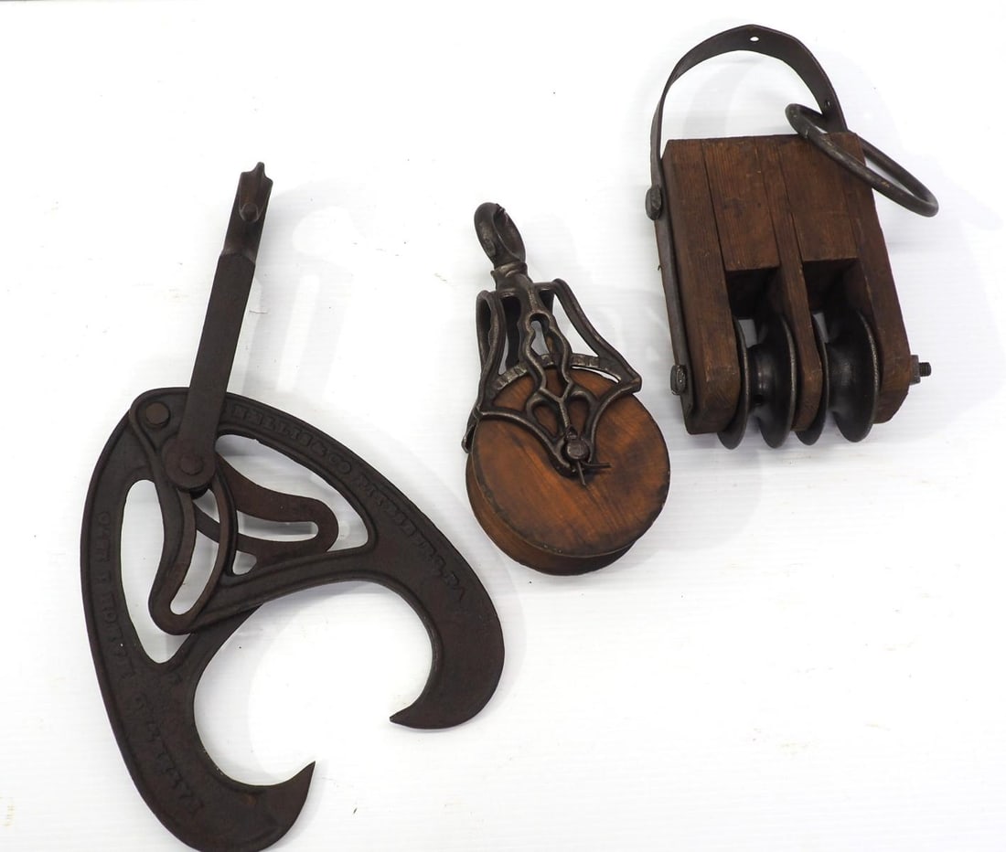 (2) Hay pulleys and quick release: (2) Hay pulleys & (1) quick release