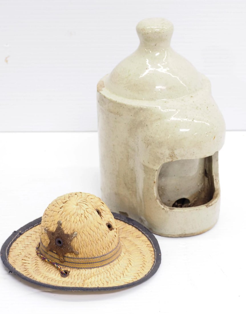 Crock waterer & salesman sample straw hat (1 of 2)