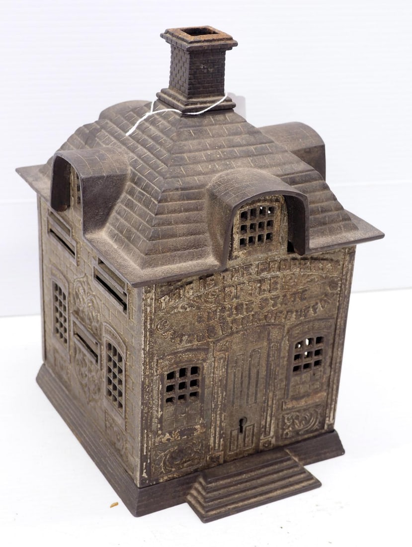 Cast iron bank (1 of 4)