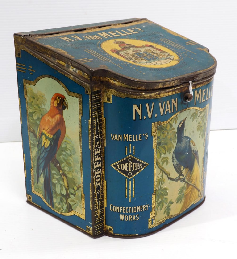 Tin country store container (1 of 3)