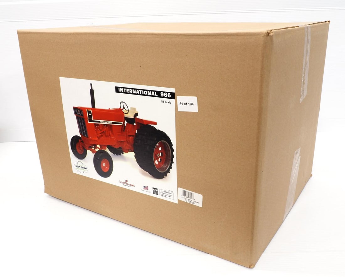 International 966 black stripe Tractor with duals: Scale Models 1/8 scale International 966 black stripe Tractor with duals, 2020 PA Farm Show #51 of 104 made, with box - Excellent