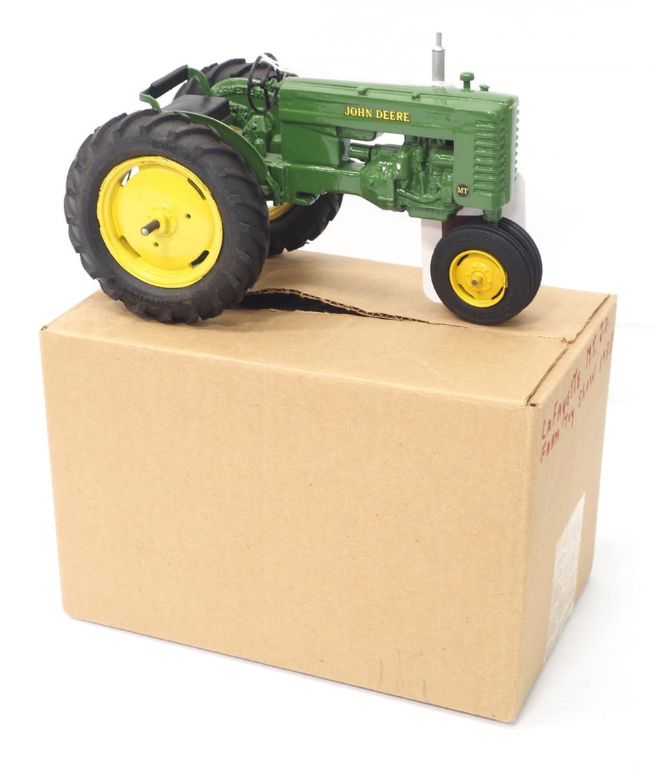 John Deere MT Tractor (1 of 3)