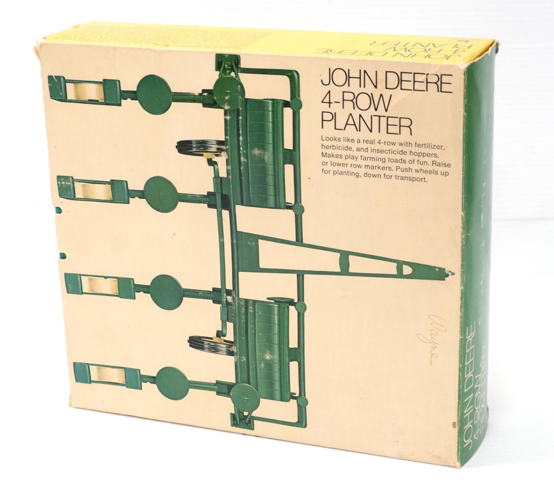 Ertl John Deere 4-Row Planter (1 of 2)