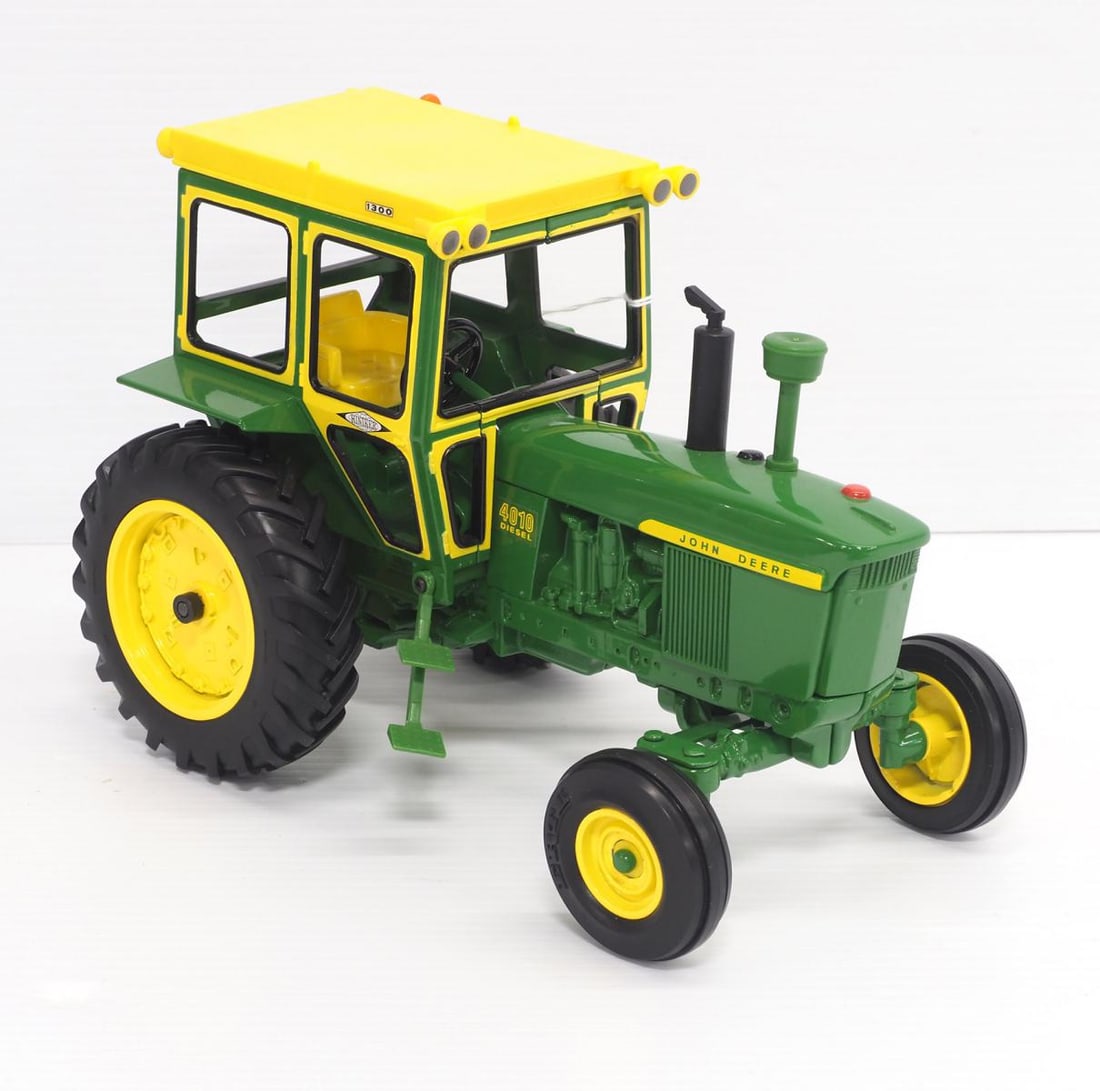 Ertl John Deere 4010 Diesel Tractor (1 of 3)
