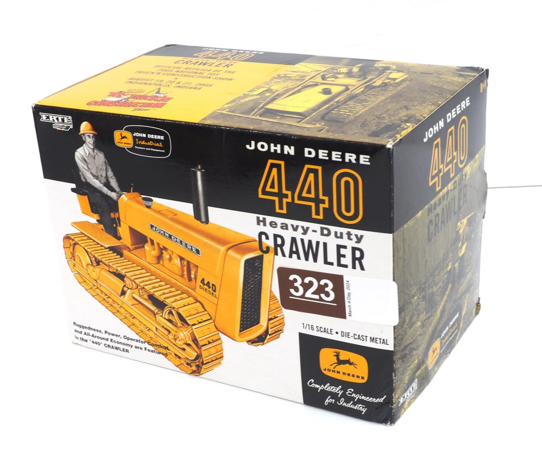 John Deere Industrial 440 Heavy Duty Crawler: Ertl 1/16 scale John Deere Industrial 440 Heavy Duty Crawler, 2005 Toy Truck'n - NIB
