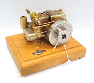 Model engine, runs on gasoline