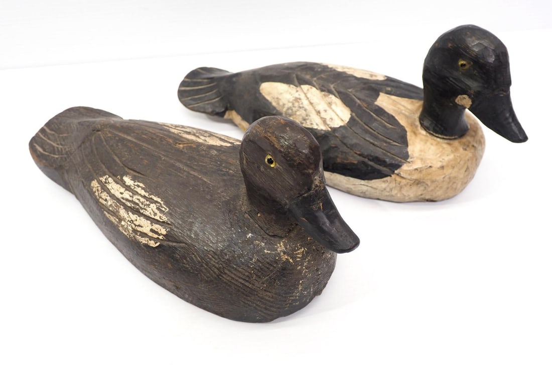 (2) Wooden duck decoys: (2) Wooden duck decoys - 1 has small piece broken