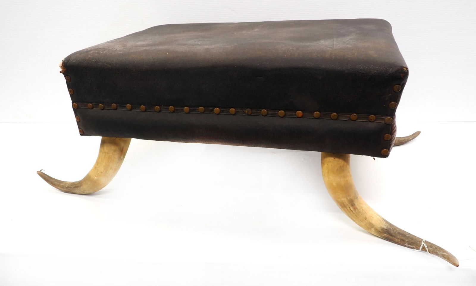 4-legged horn stool (1 of 2)