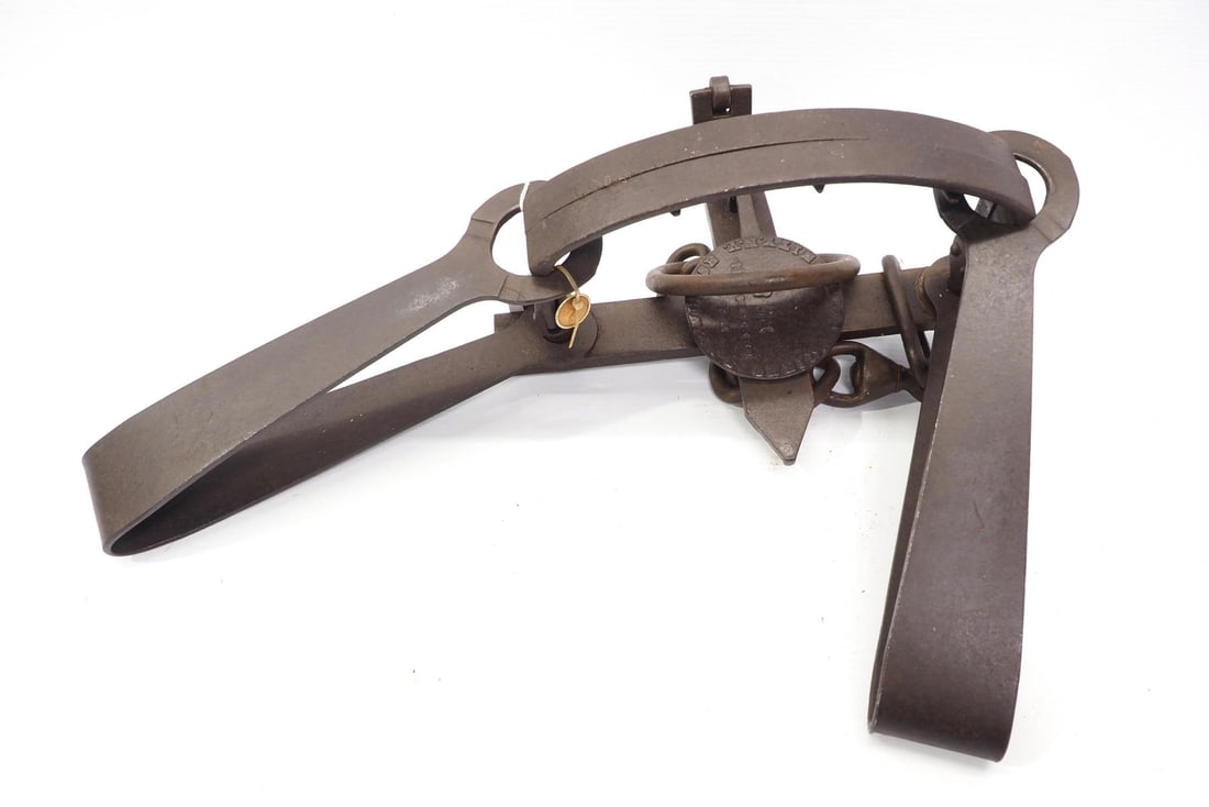 Newhouse Oneida Community #5 bear trap (1 of 2)