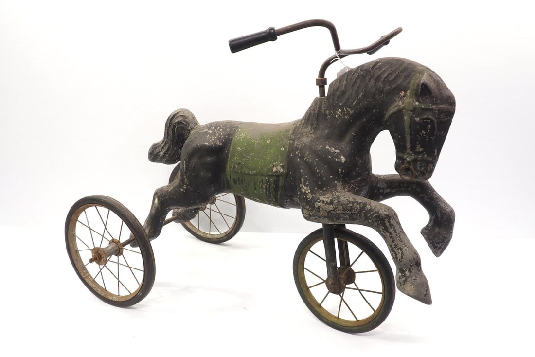 Early childs ride-on horse toy (1 of 2)