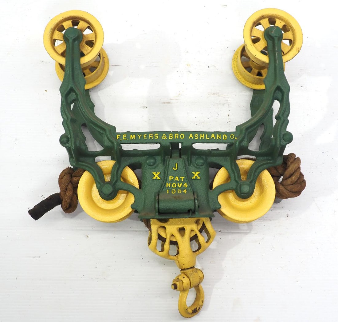 Myers XX wood beam hay car (1 of 2)