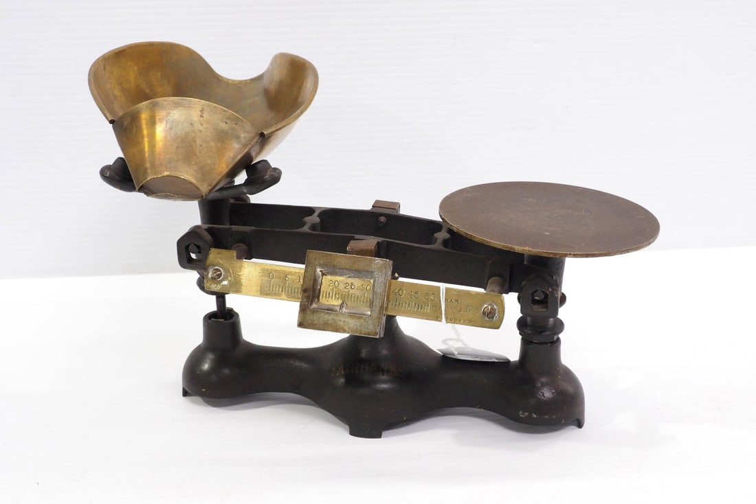 Fairbanks cast iron and brass scale (1 of 4)